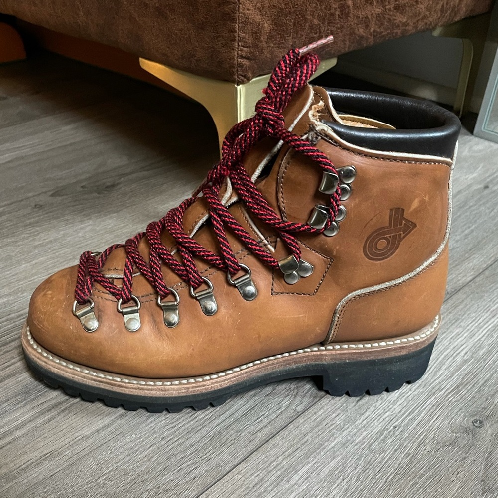 Dexter Leather hiking heavy duty mountaineering boots